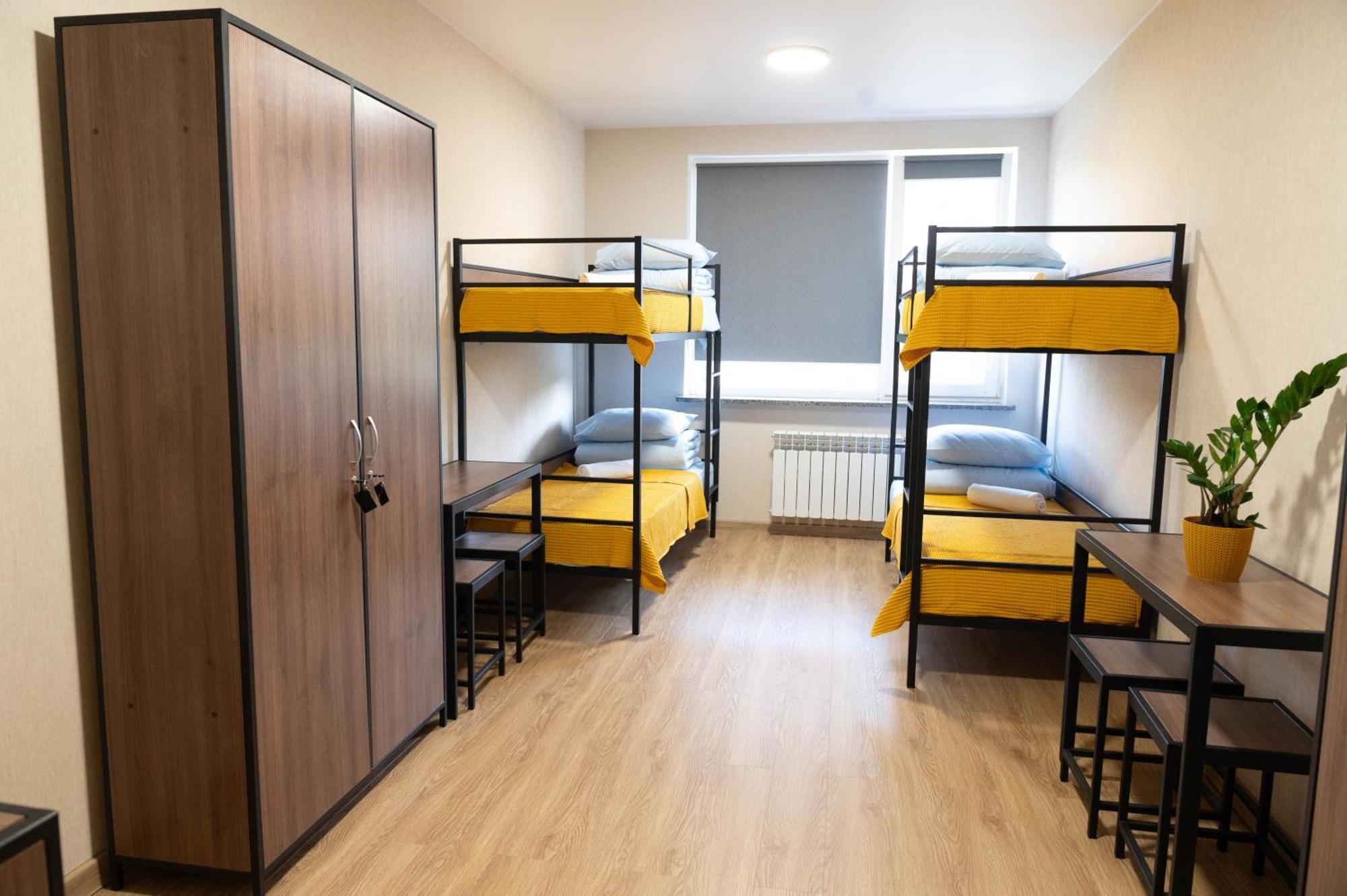 Hostel H Ровно Экстерьер фото