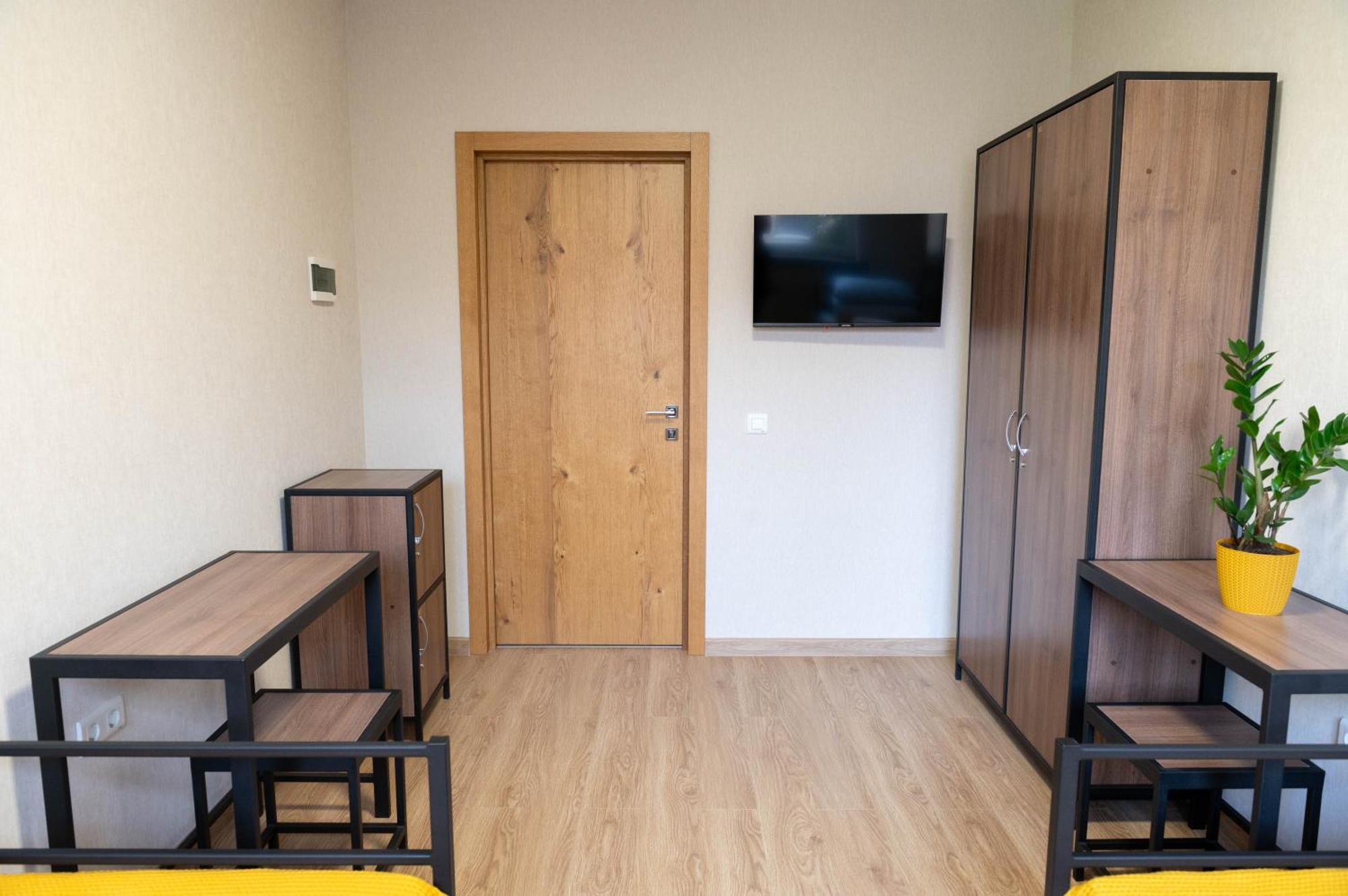 Hostel H Ровно Экстерьер фото